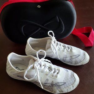 Excellent, Like New Nfinity Vengeance Cheer Shoes, Size 7.5